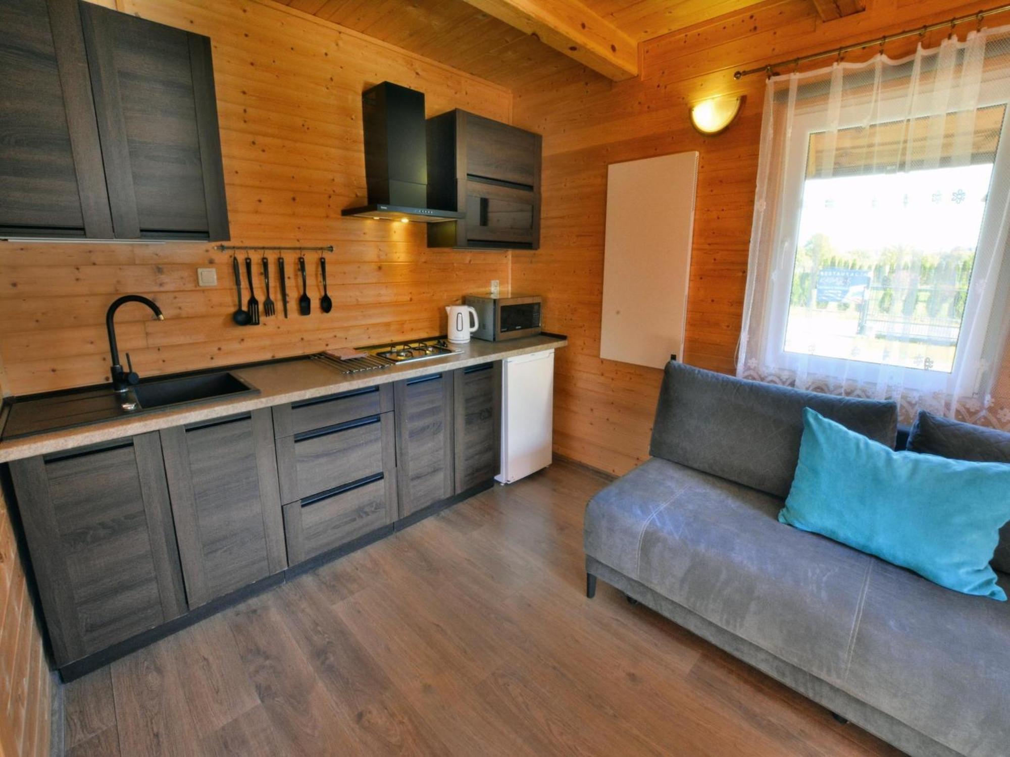 2-Storey Holiday Homes, อุสตรอเนียมอร์สเกีย ภายนอก รูปภาพ