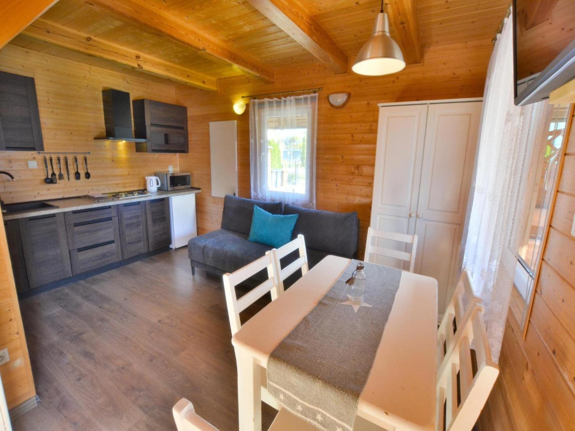 2-Storey Holiday Homes, อุสตรอเนียมอร์สเกีย ภายนอก รูปภาพ