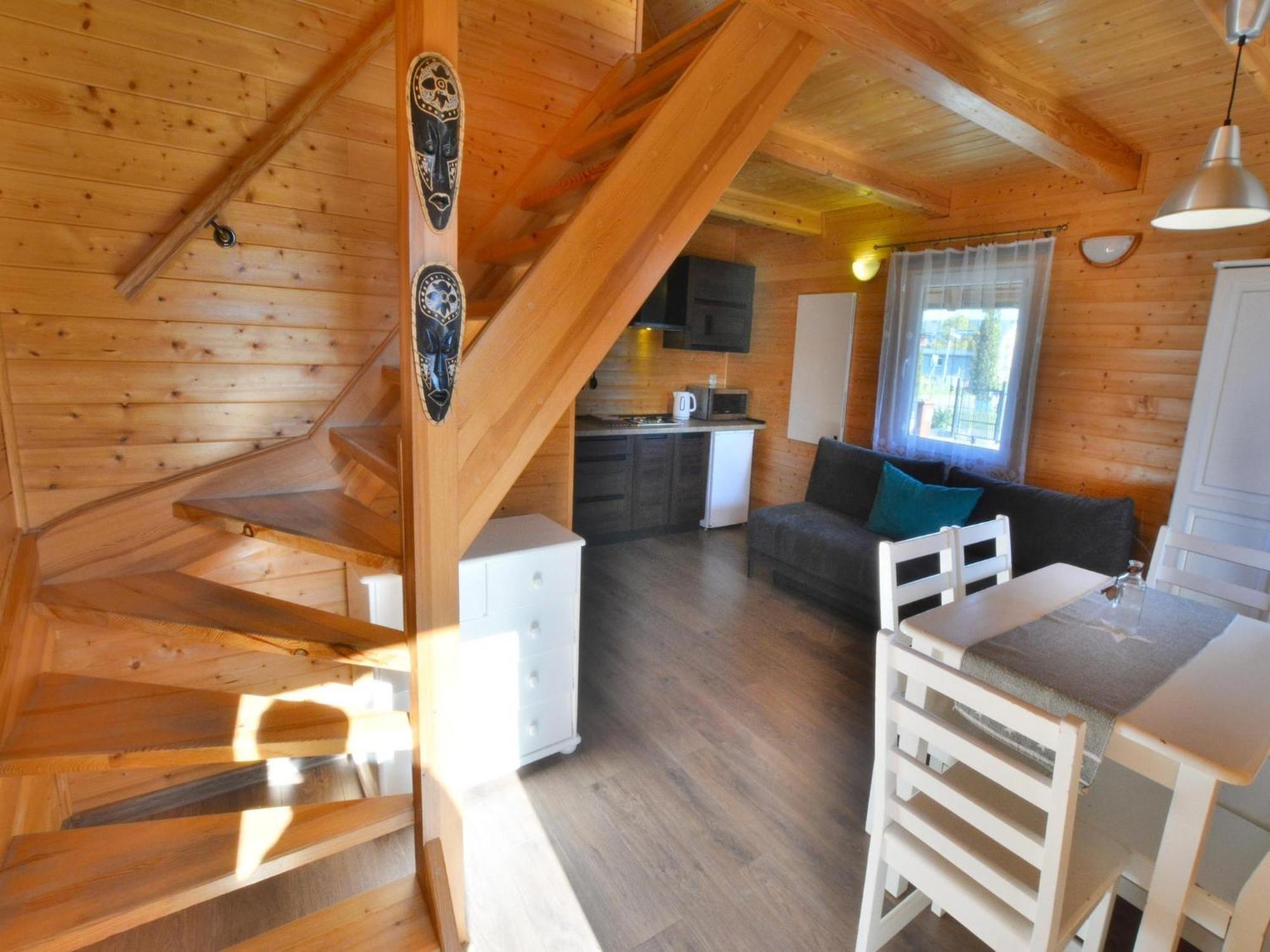 2-Storey Holiday Homes, อุสตรอเนียมอร์สเกีย ภายนอก รูปภาพ